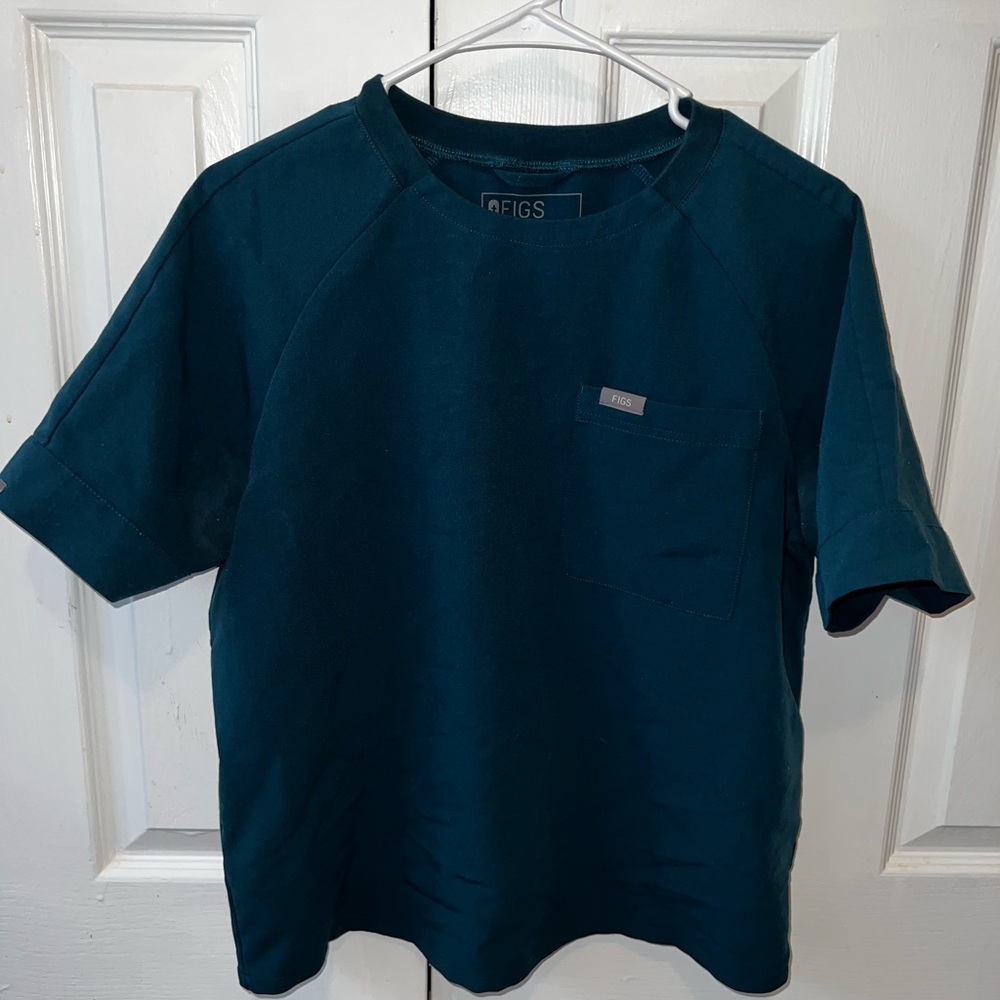 Figs scrub tops